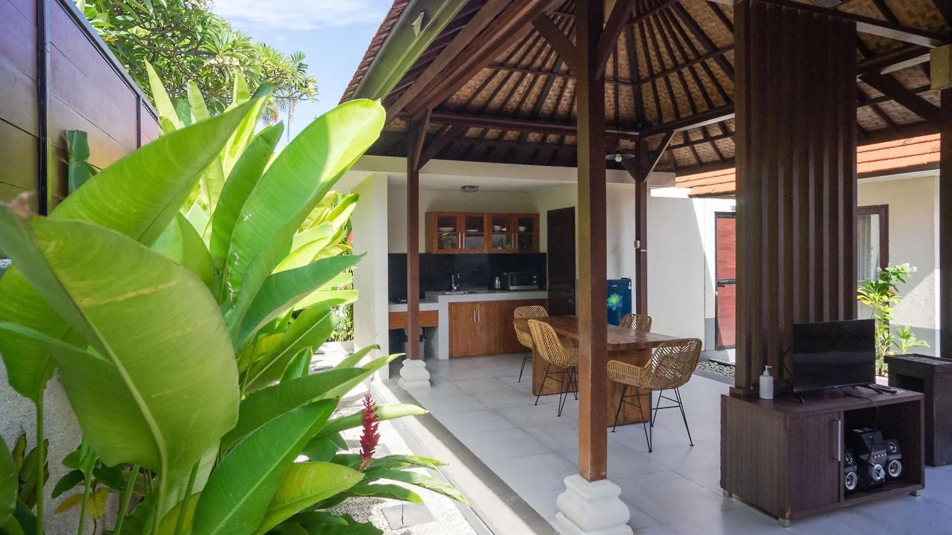 The Awan Villas - Chse Certified Seminyak Indonesië